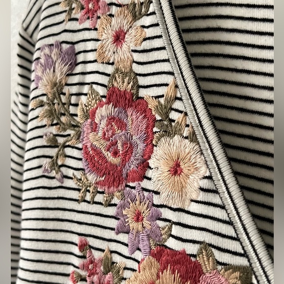 Savanna Jane Women Large White Stripe Floral Embroidered Long Sleeve Top Shirt - Picture 2 of 12